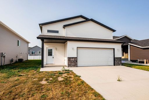 4 bedroom 2 bathroom house – photo 1