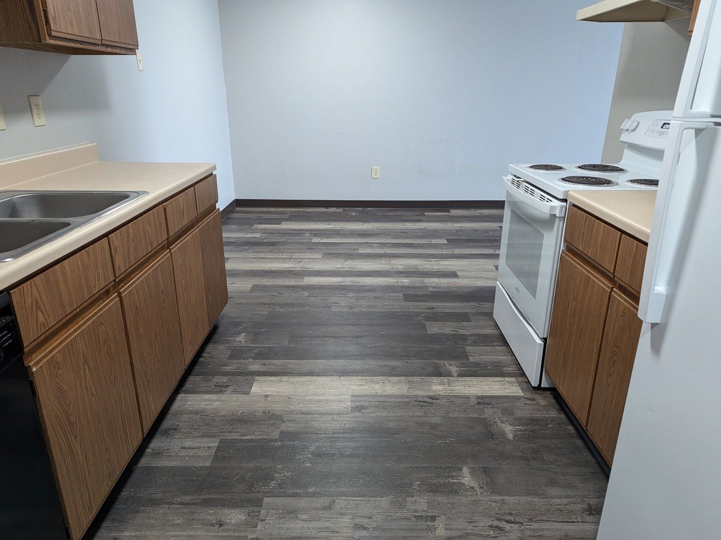 Warroad Apartment: 206 Garfield St SE