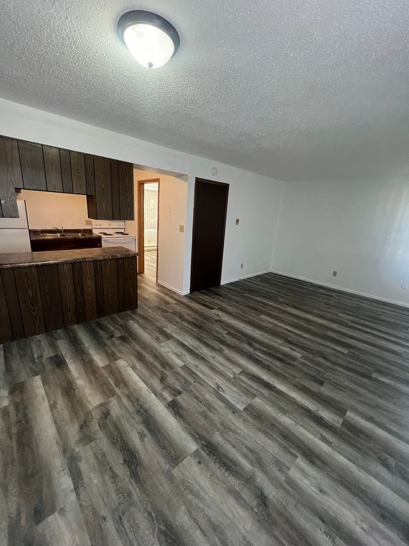 Grand Forks Apartment: 1210 39th St N