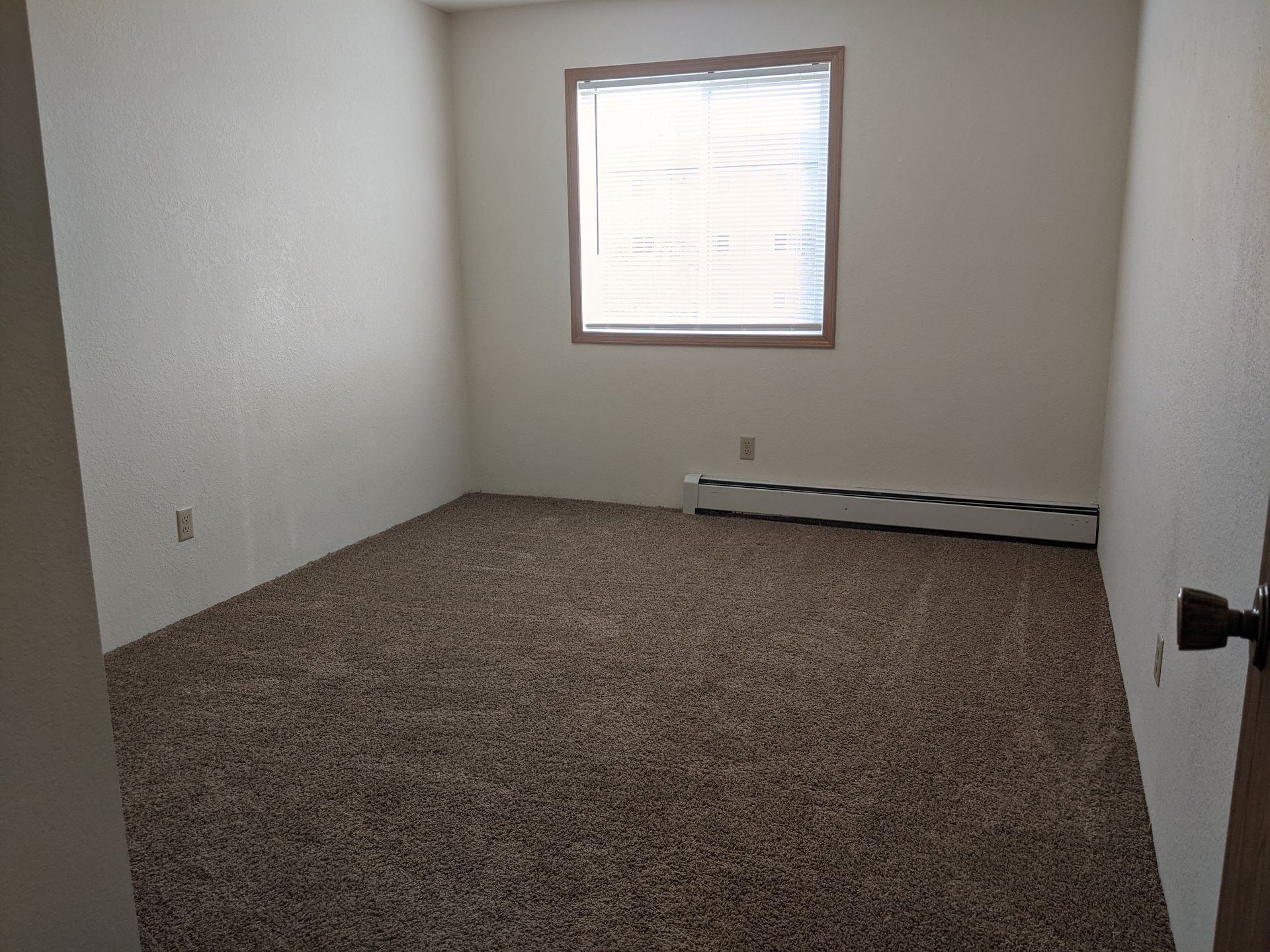 Warroad Apartment: 204 Garfield St SE