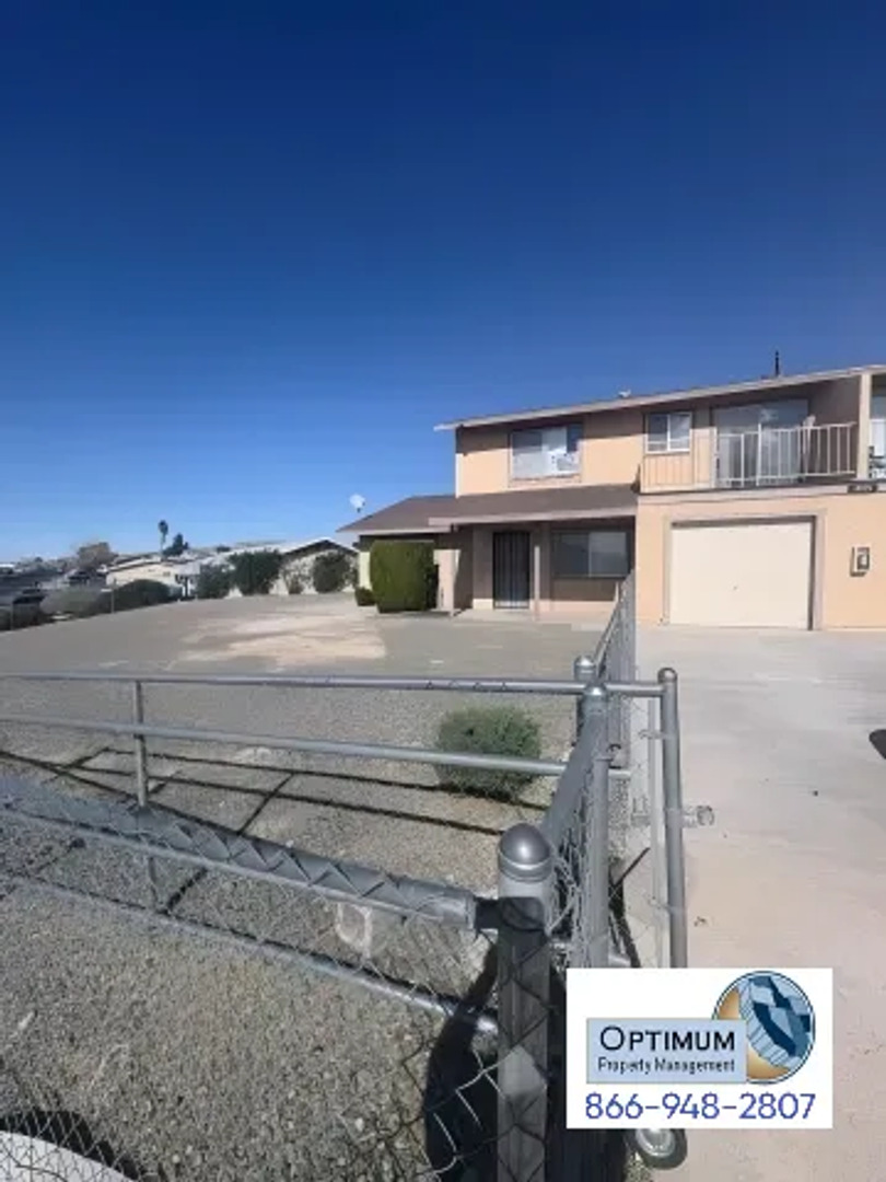 Victorville Apartment: 15875 Green Hill Dr.