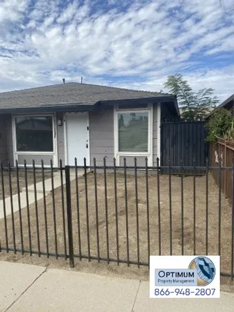 Rialto Apartment: 630 S. Olive Ave.