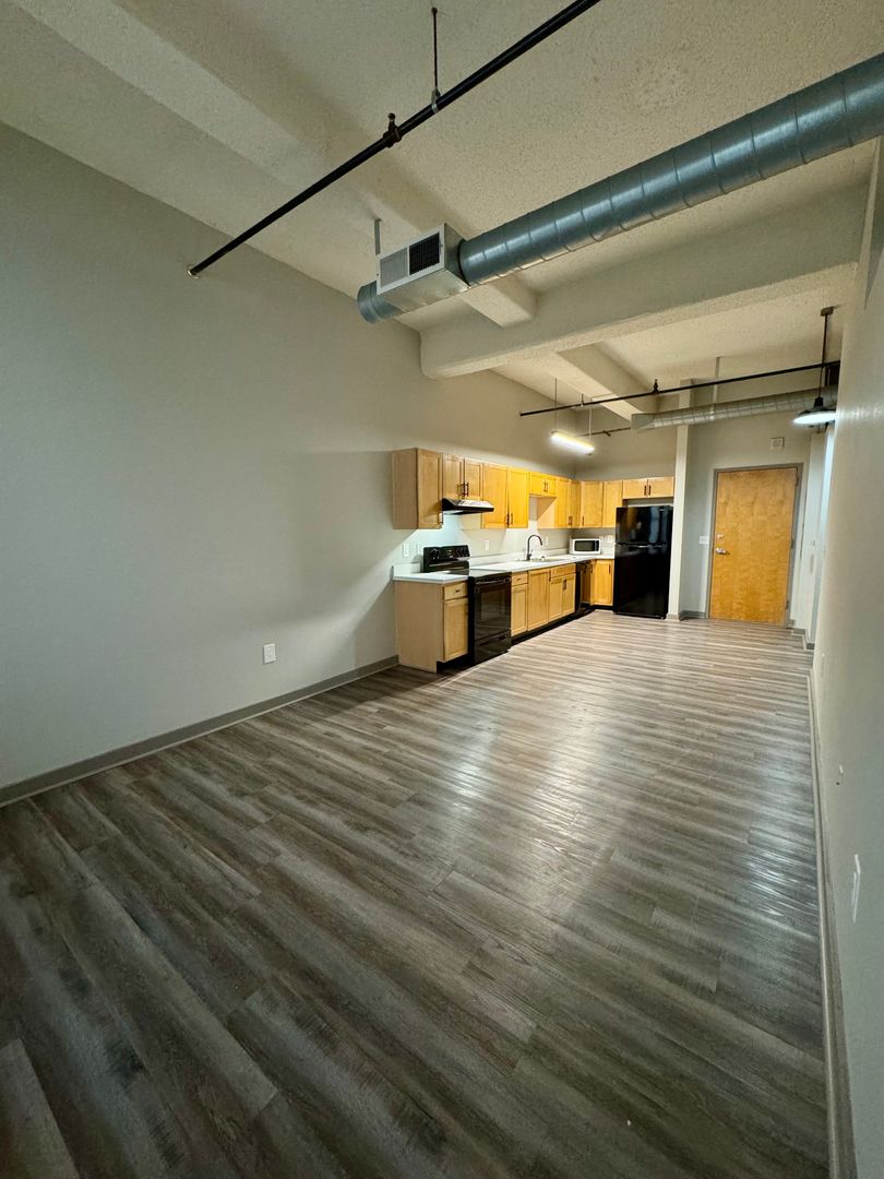 Kansas City Apartment: 1004 Baltimore Ave