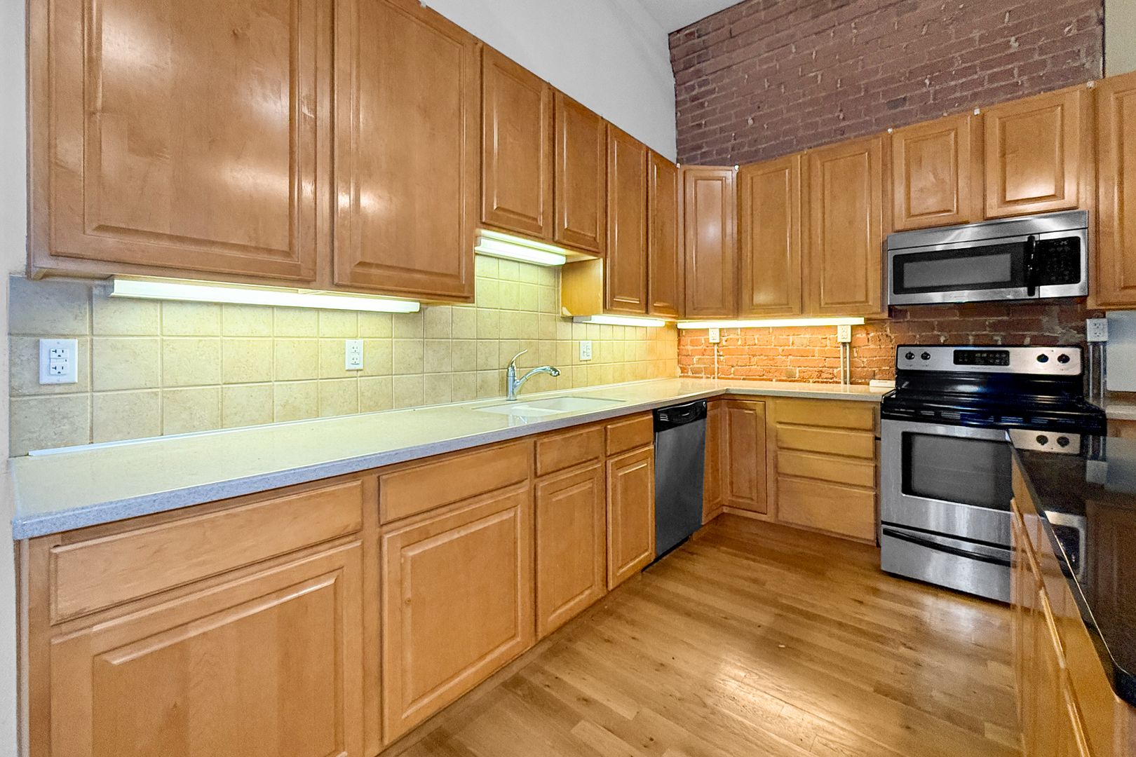 Kansas City Apartment: 2109 Broadway Blvd