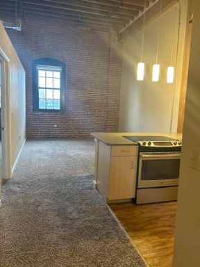 Beautiful Spacious Loft – photo 1