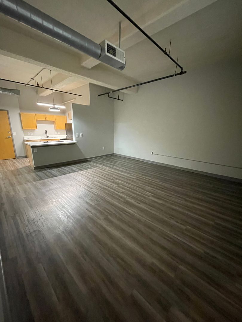 Kansas City Apartment: 1004 Baltimore Ave