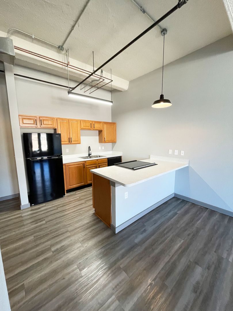 Kansas City Apartment: 1004 Baltimore Ave