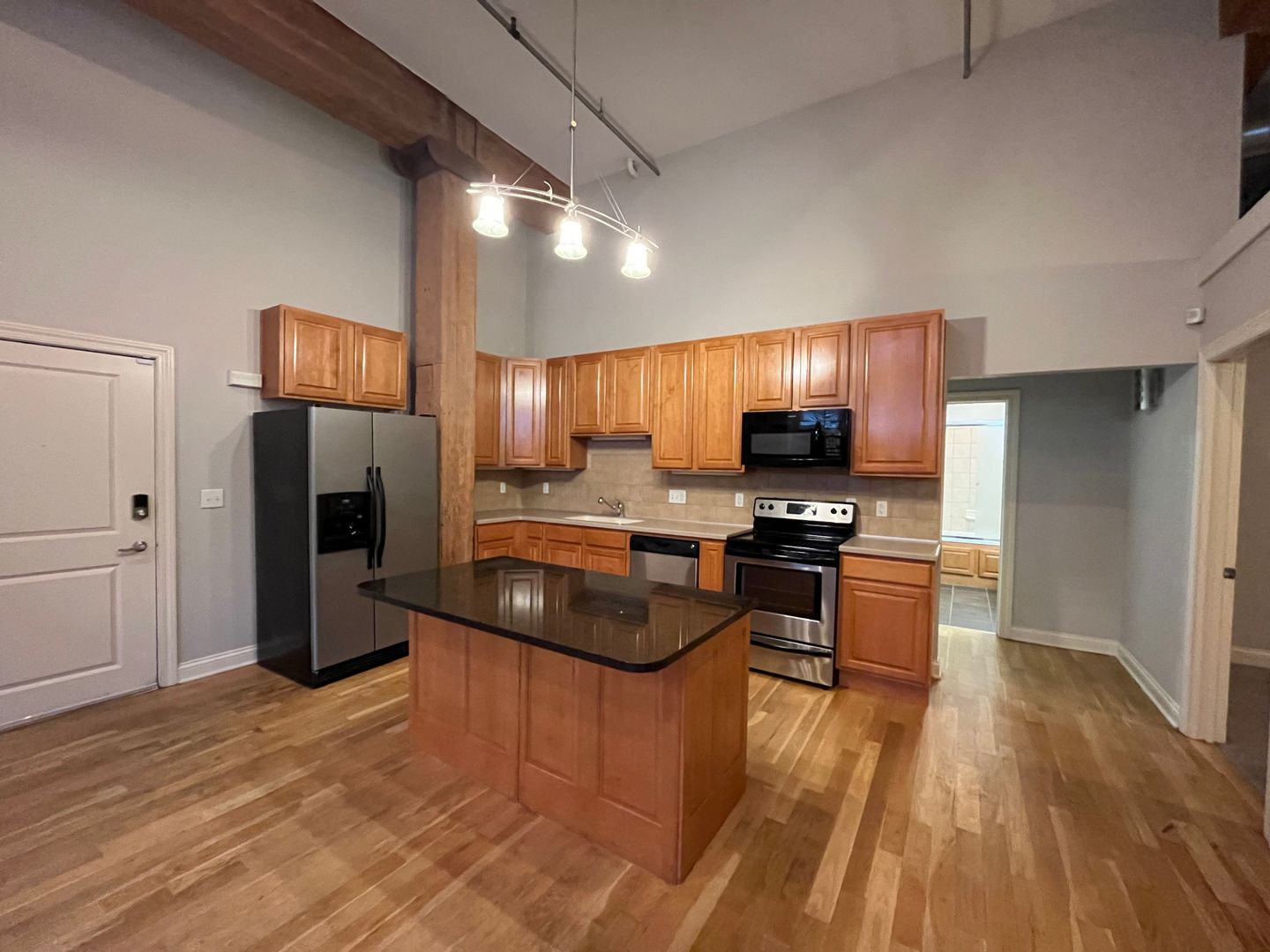 Kansas City Apartment: 2109 Broadway Blvd