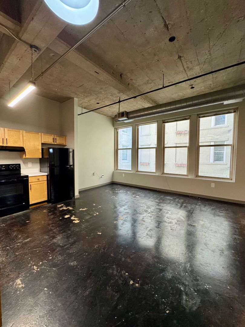 Kansas City Apartment: 1004 Baltimore Ave