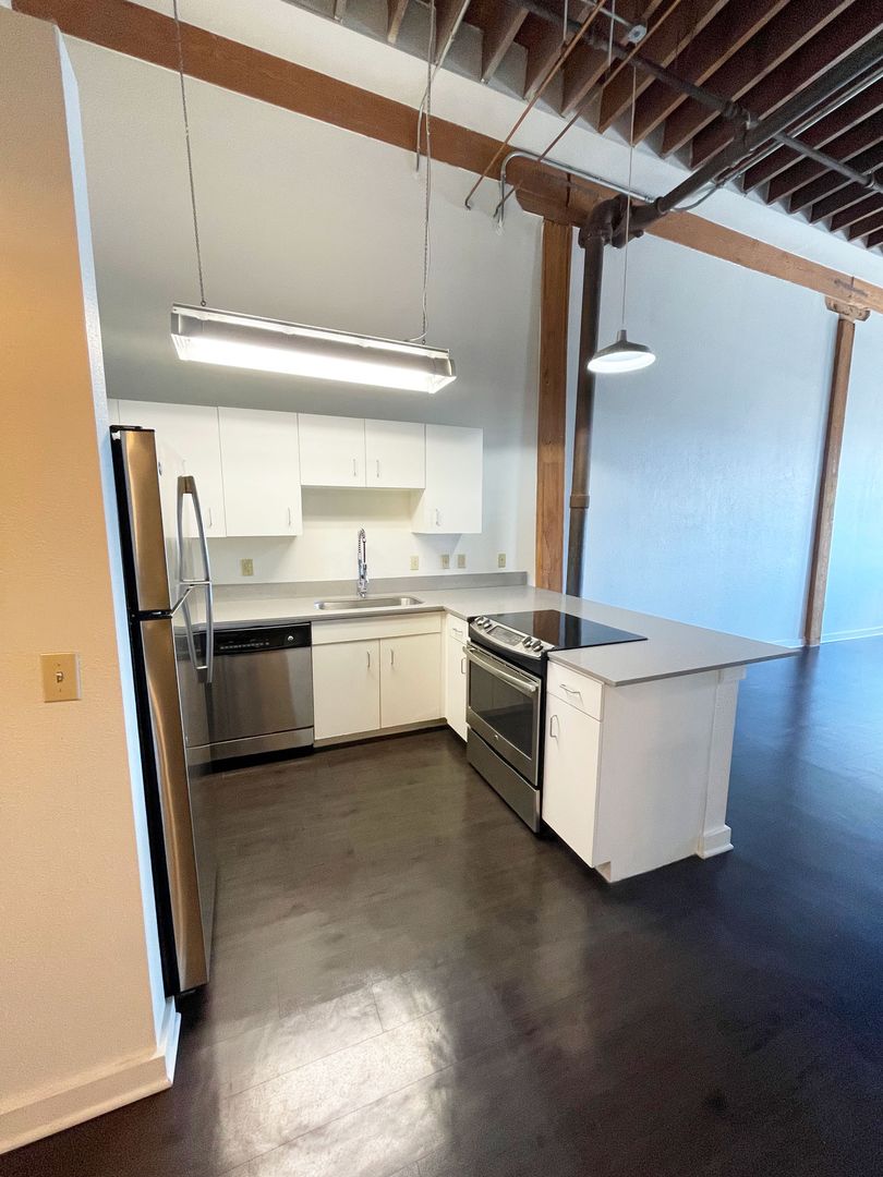 Kansas City Apartment: 1601 Walnut Street