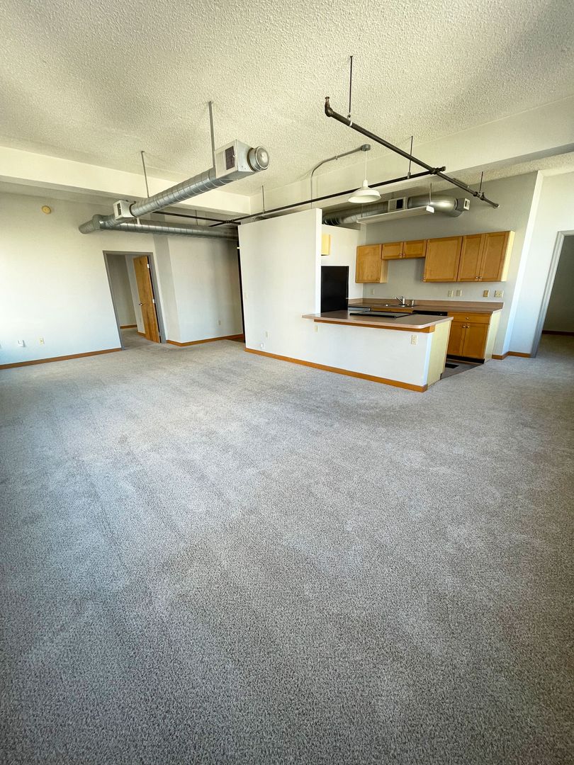 Kansas City Apartment: 1004 Baltimore Ave