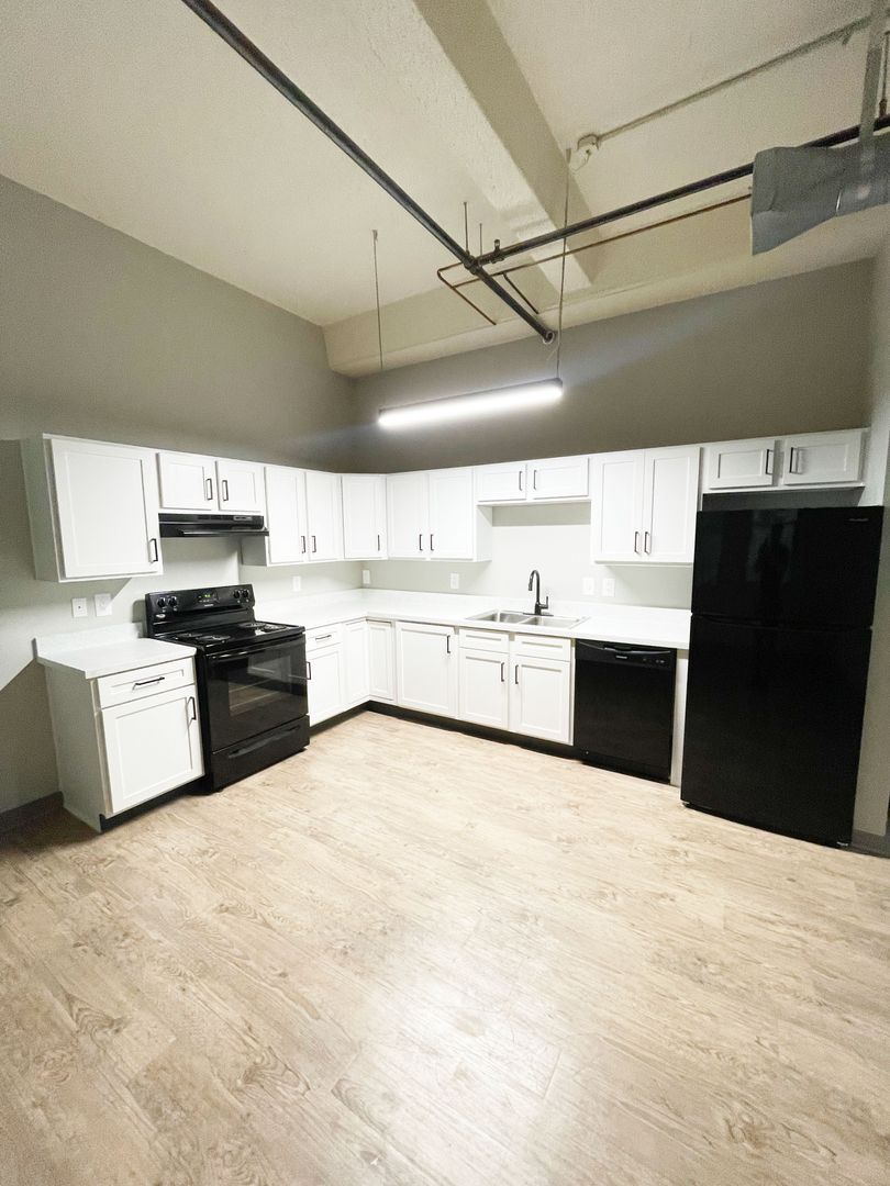 Kansas City Apartment: 1004 Baltimore Ave