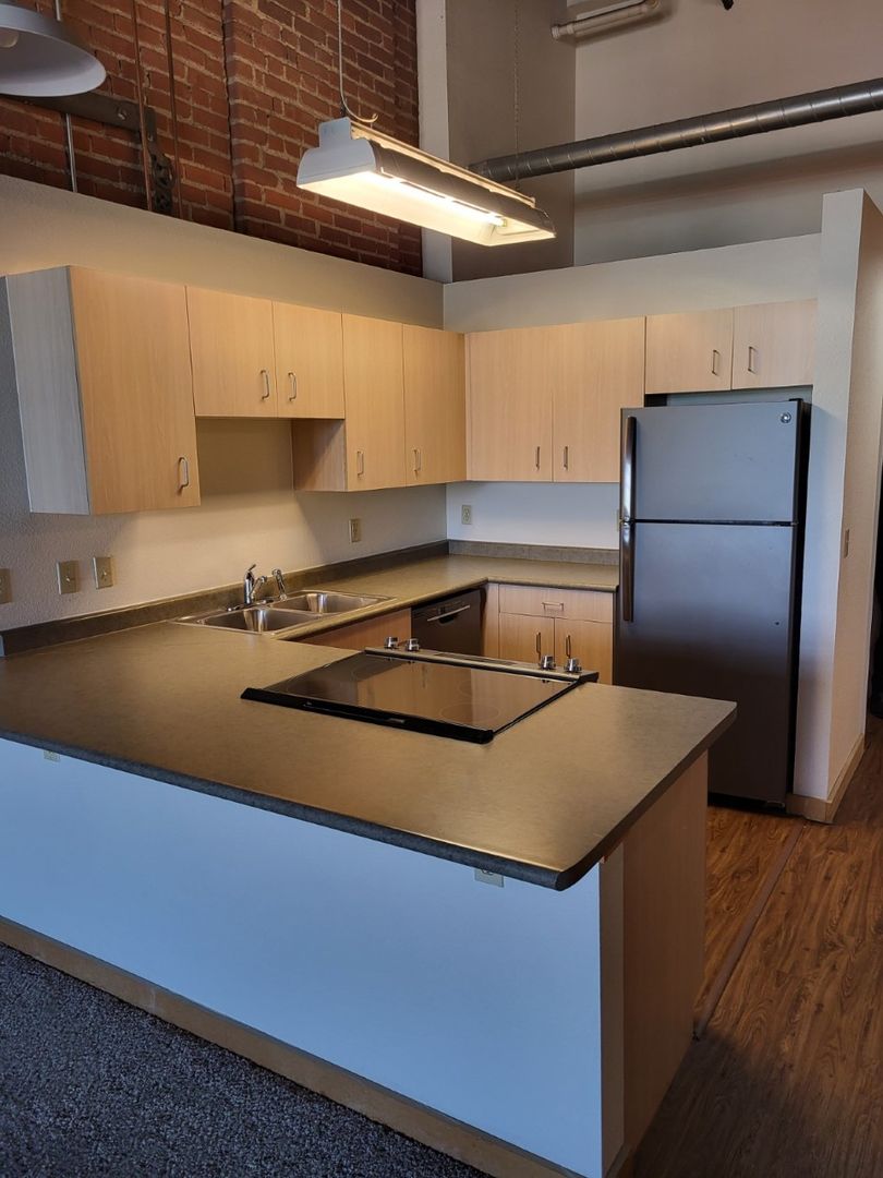 Kansas City Apartment: 1601 Walnut Street