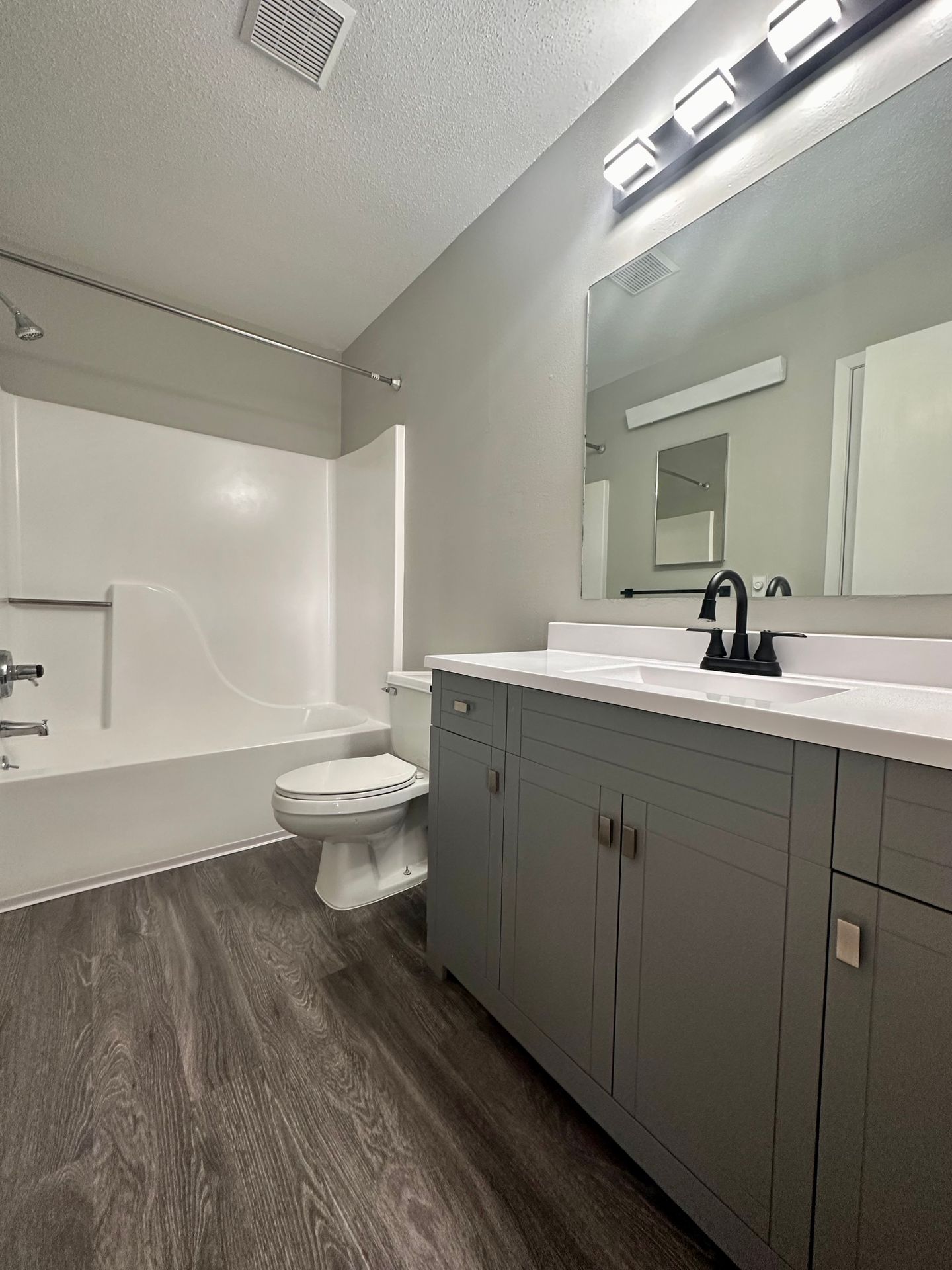 1221 Maplewood Drive, 05, Cedar Falls, IA 50613