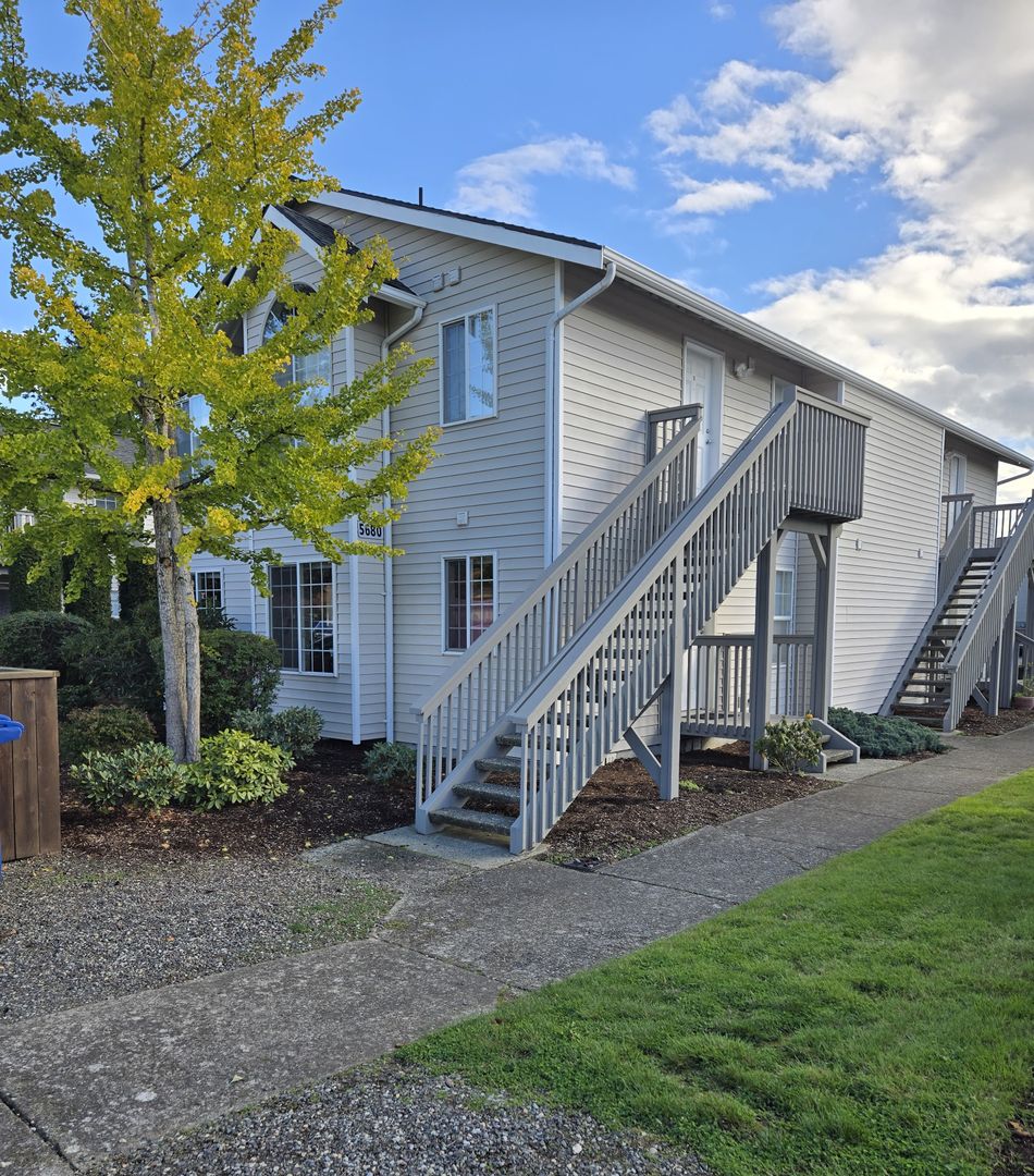 Ferndale Apartment: 5680 Eagle Pkwy