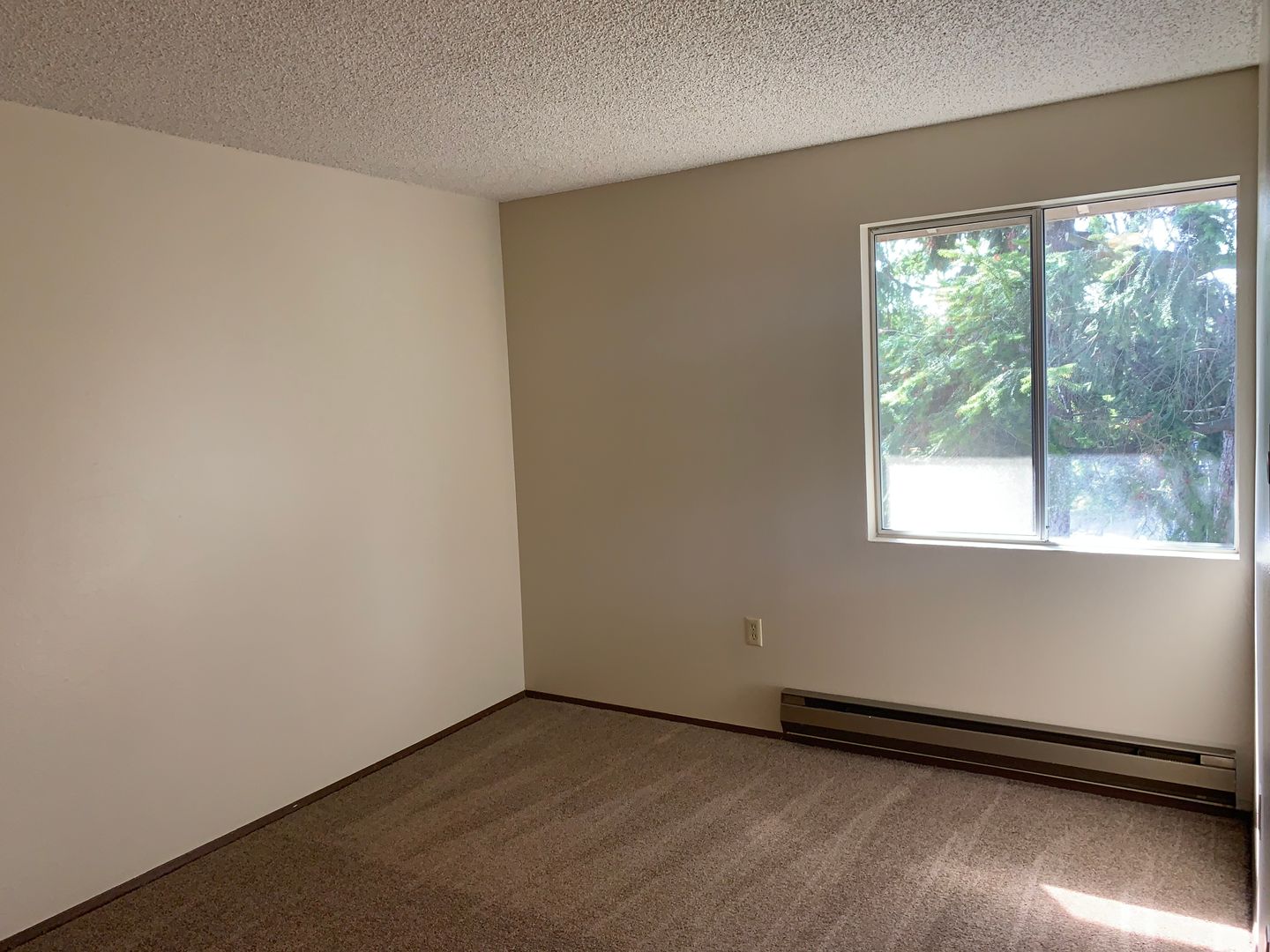 Ferndale Apartment: 2075 Vista Dr