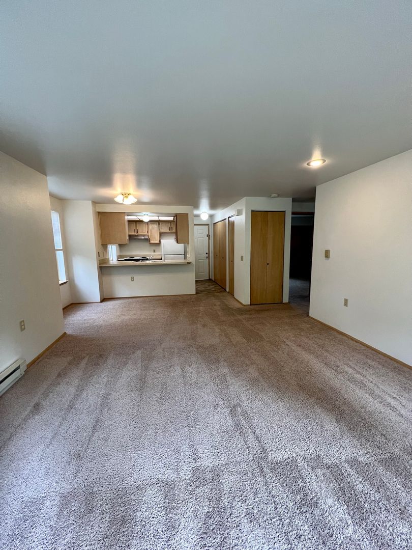 Bellingham Apartment: 1411 Bradley Lane