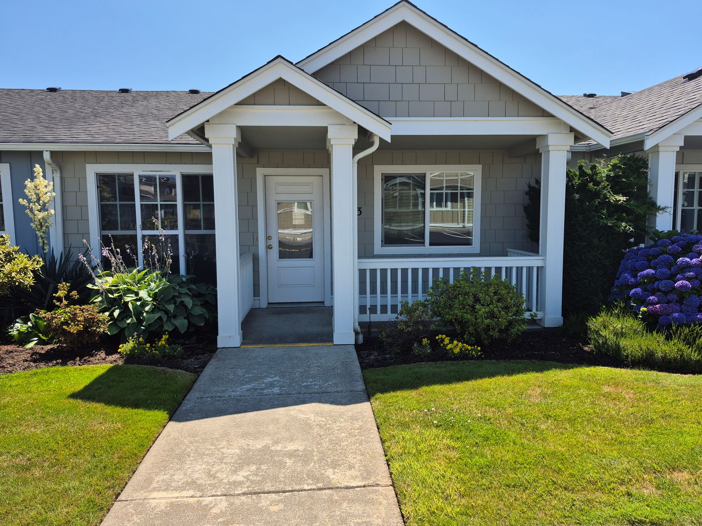 Ferndale House: 5672 Correll Dr #103