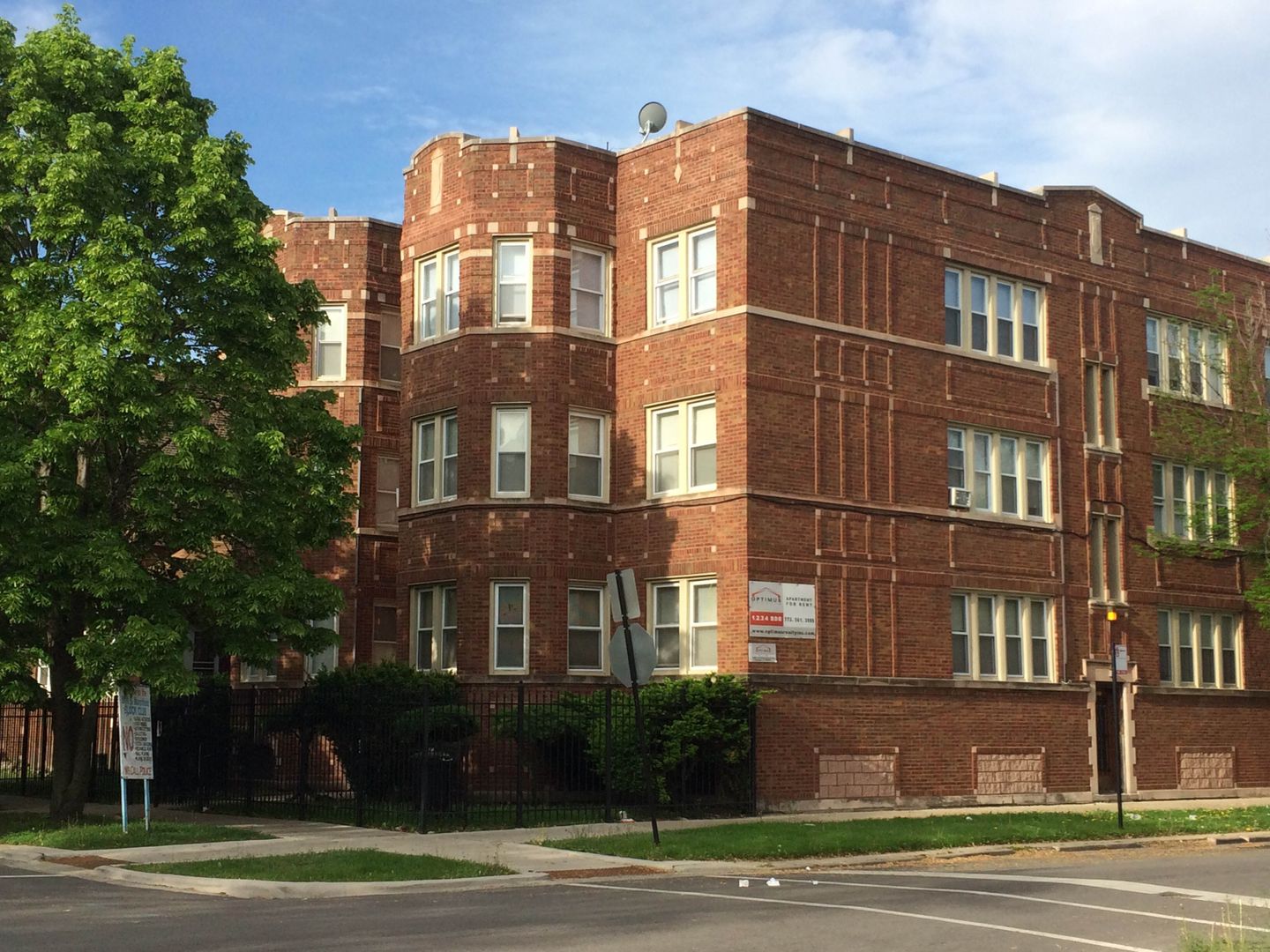 Chicago Apartment: 8000-02 S Marshfield