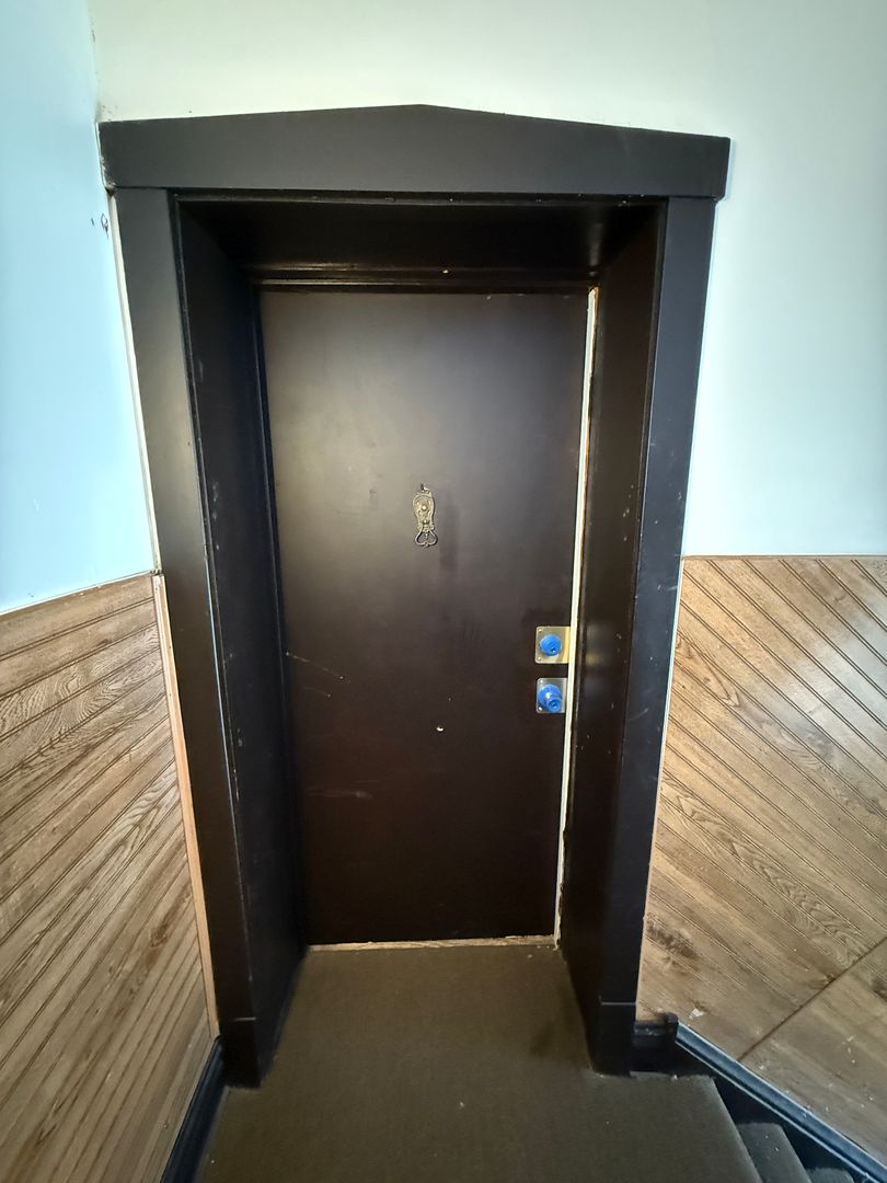 Chicago Apartment: 2730-34 E 79th Str / 7848-50 S Burnham