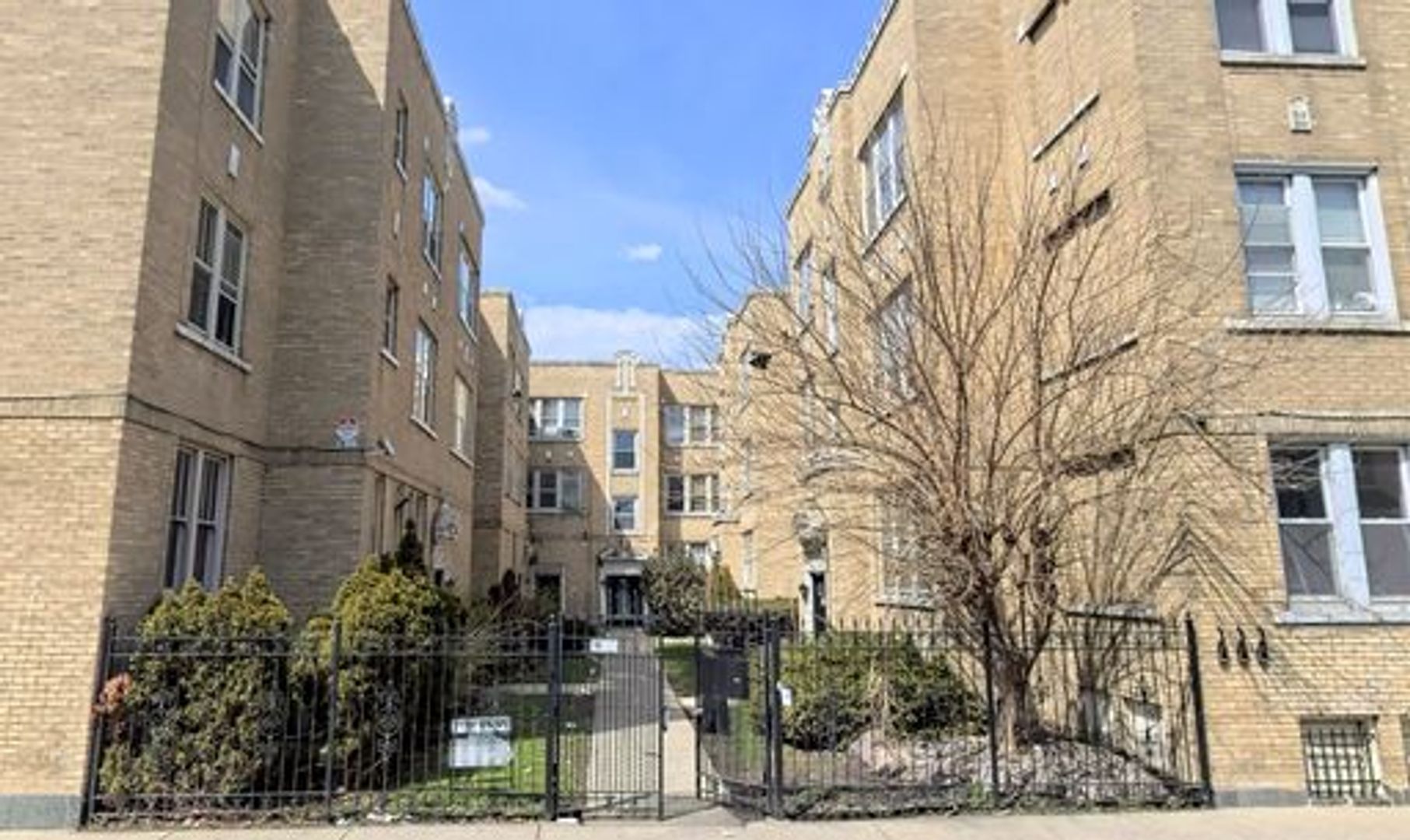 Chicago Apartment: 1150-60 S Mason/ 5936-46 W Roosevelt