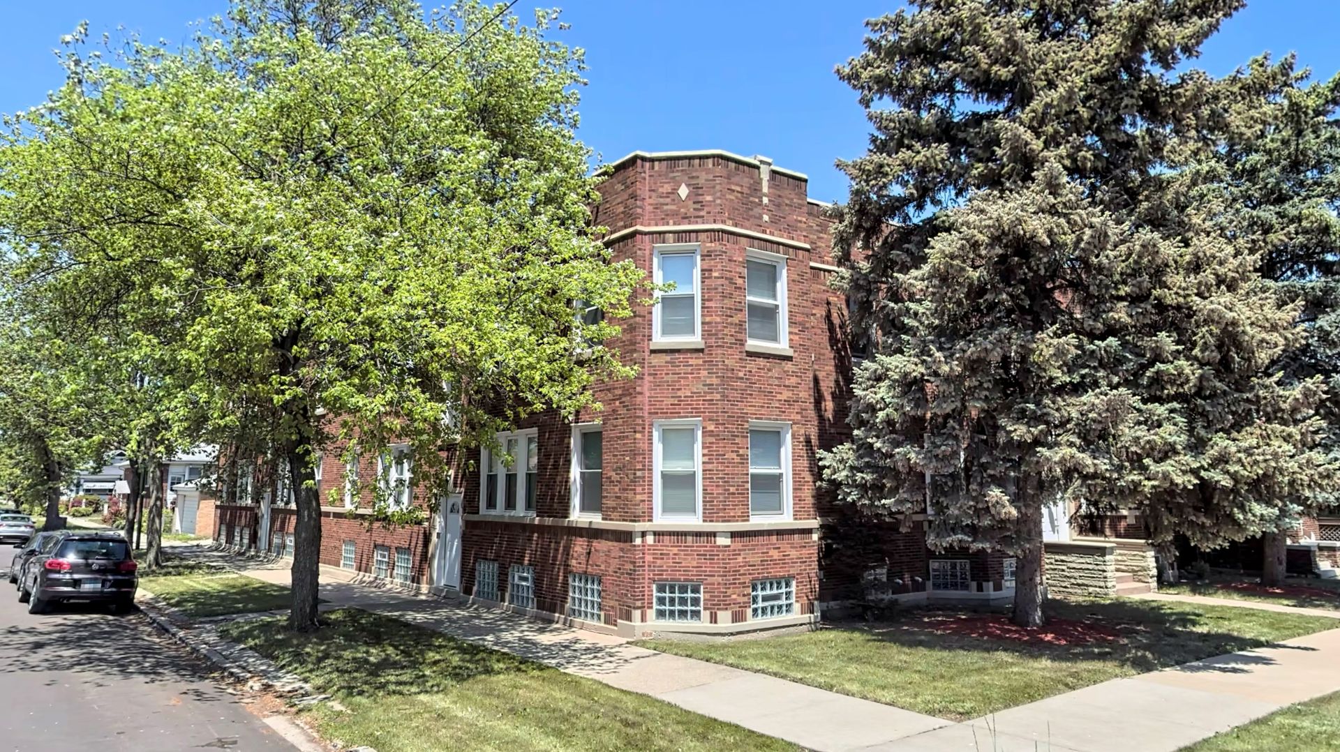 Chicago Apartment: 1350 W 98th Pl./ 9817-25 W Loomis St