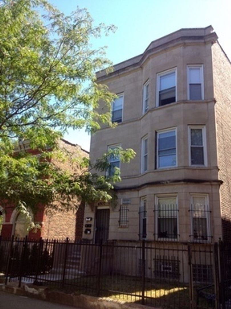 Chicago Apartment: 6507 S Ingleside