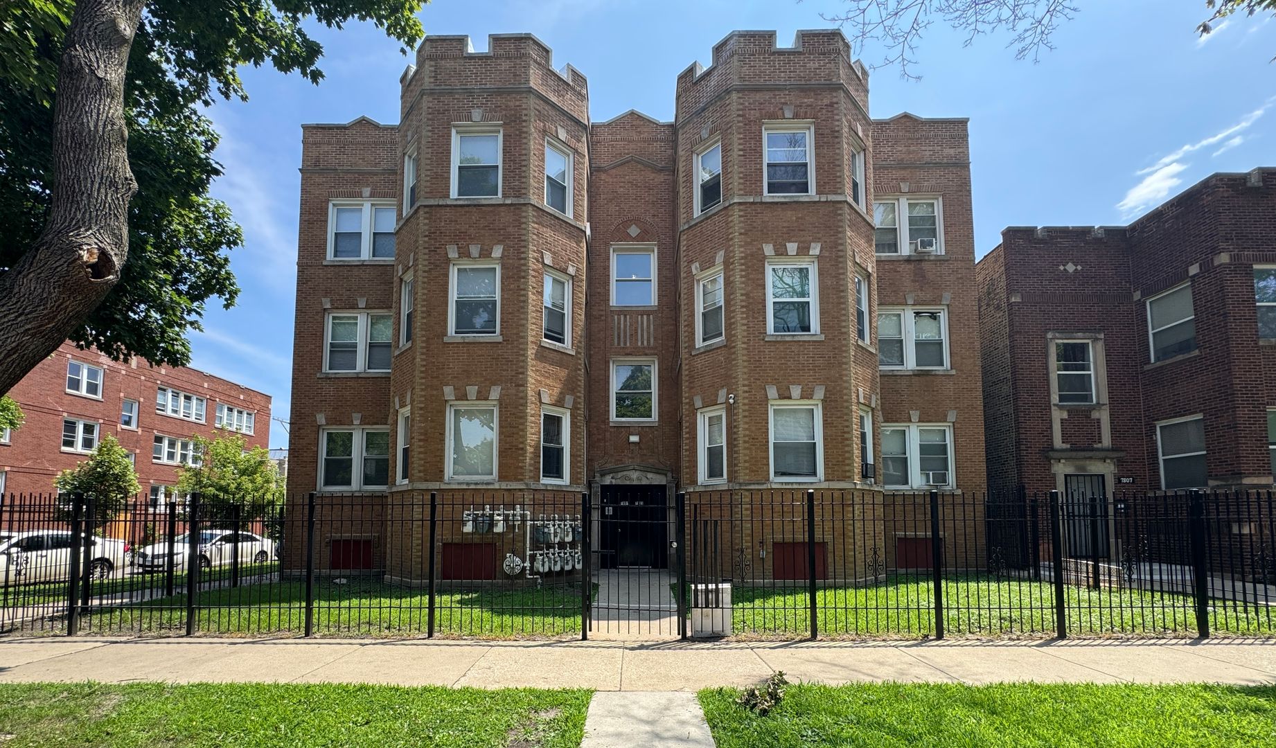 Chicago Apartment: 7801-03 S Marshfield, 1615-17 W 78th St