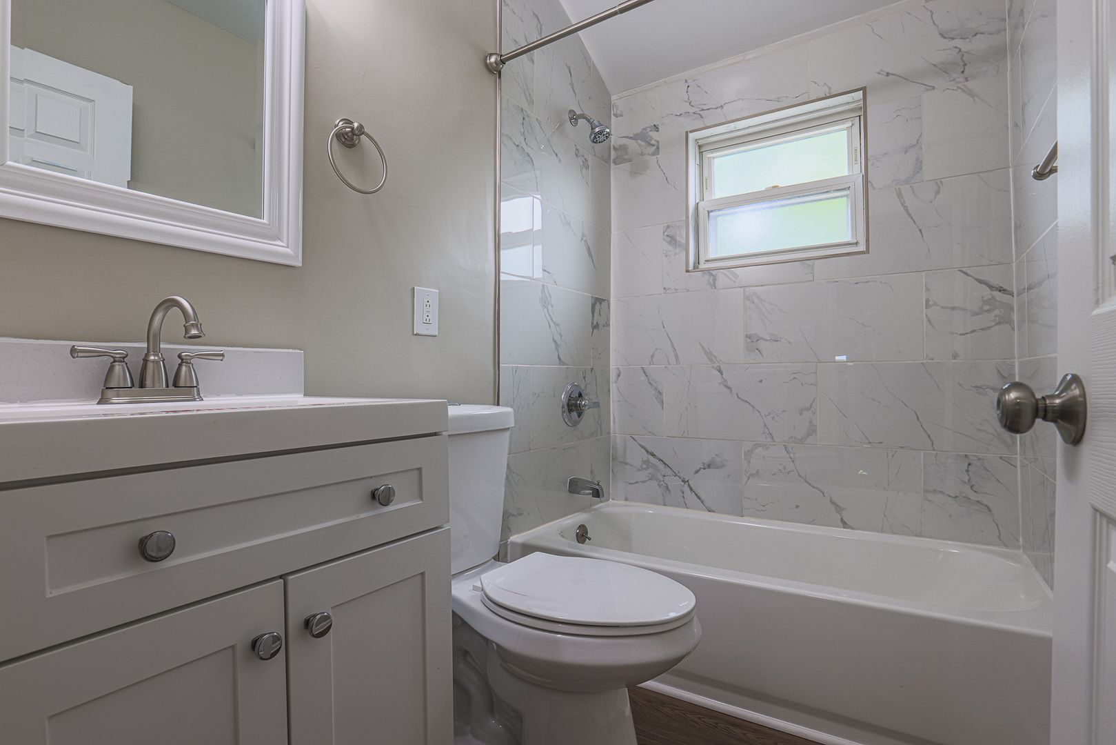 Essex House: 1113 North Marlyn Avenue