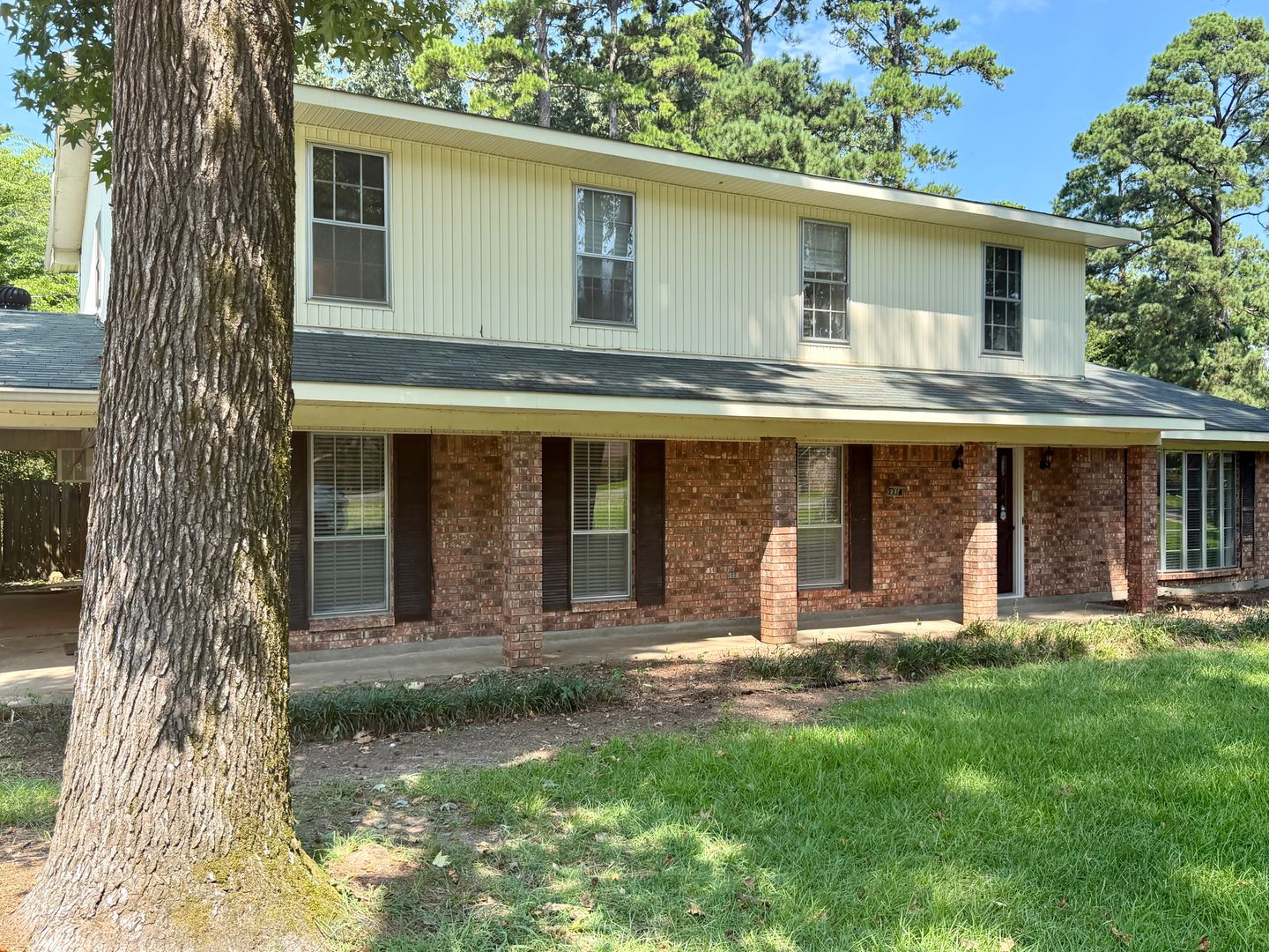 Shreveport House: 3316 Pines Rd