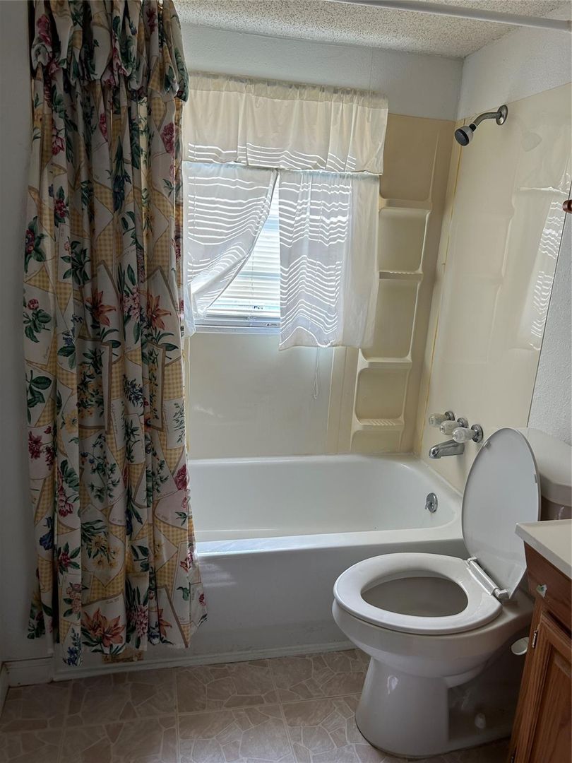 Shreveport House: 634 W.63rd St.