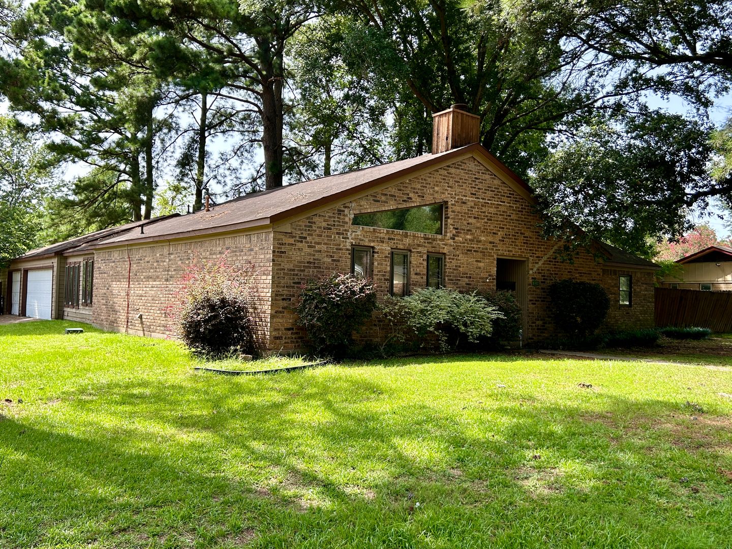 Shreveport House: 9042 Sara Lane