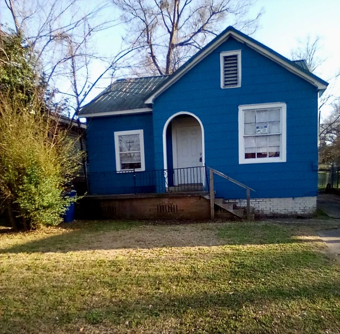 Shreveport House: 3203 Darien St