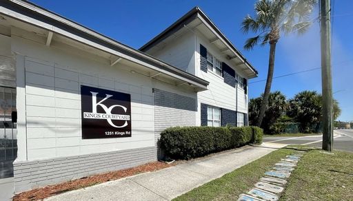 King's Courtyard Move In Specials – photo 1