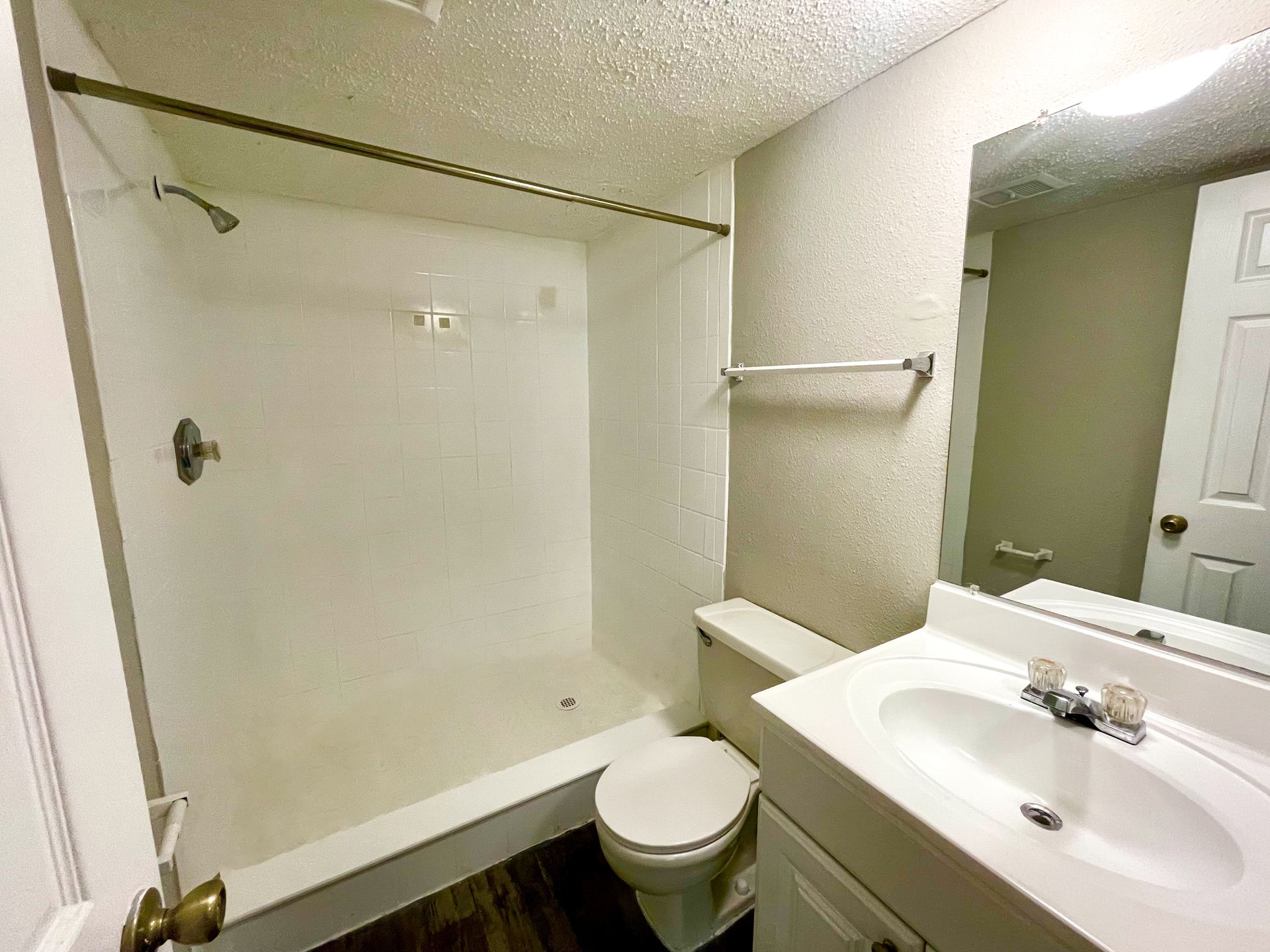 Oxford Hall Apartments 9 of 12