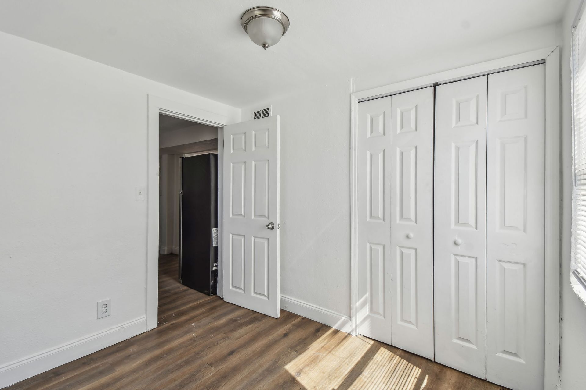 Barnett Apartments 9 of 12