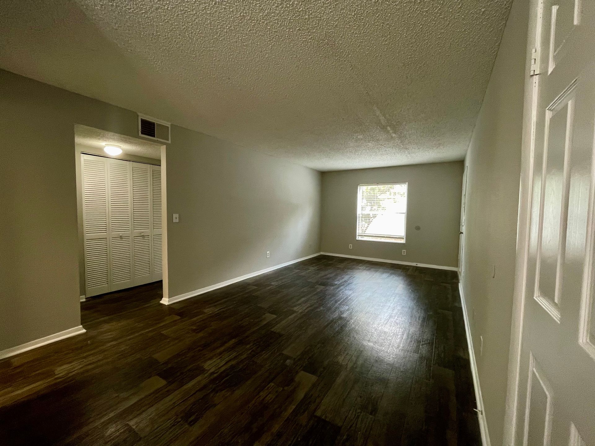 Oxford Hall Apartments 5 of 12