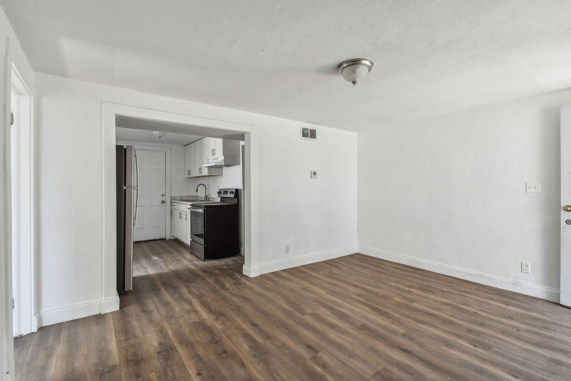 Barnett Apartments 5 of 12