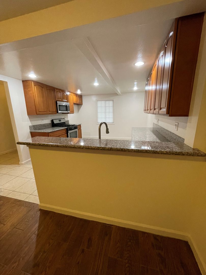 Huntington Park Apartment: 6141 Marbrisa Avenue