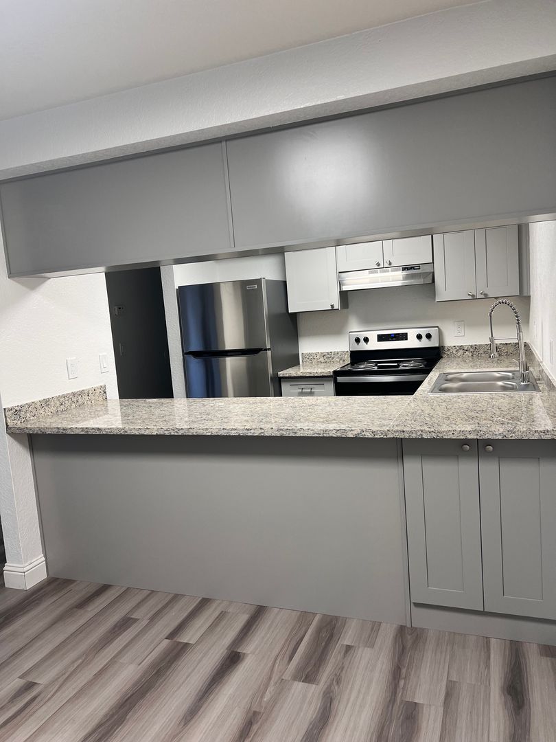 North Highlands Apartment: 3800 Madison Ave