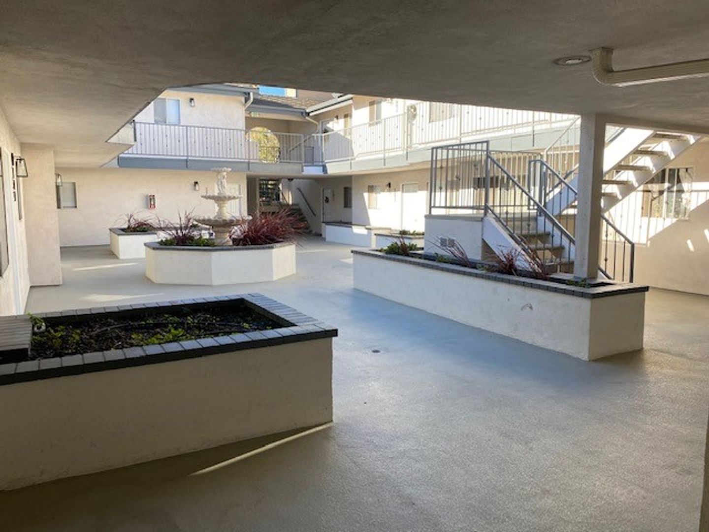 Long Beach Apartment: 5401 E Anaheim Road