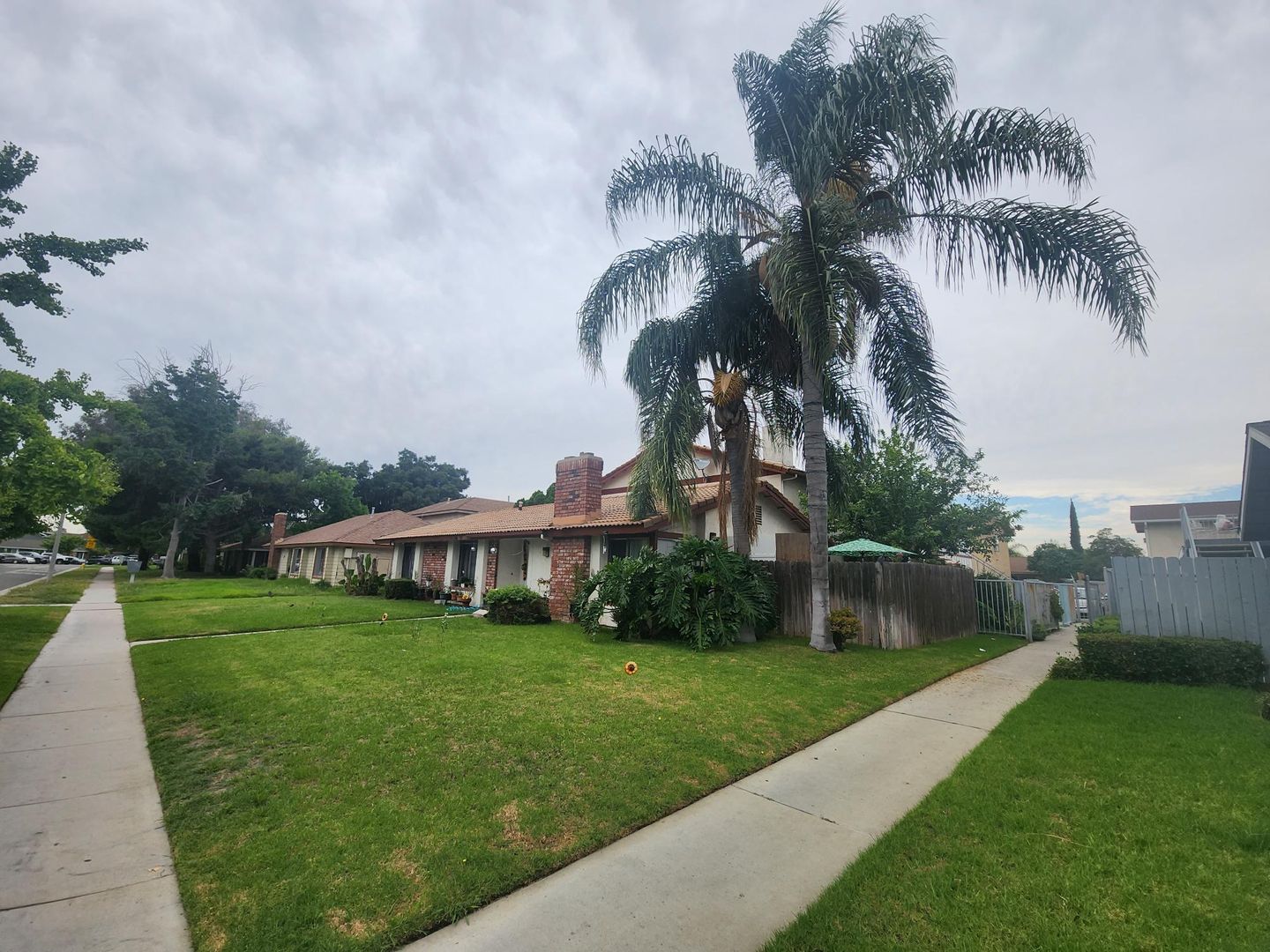 Anaheim Apartment: 2539 E Terrace Street