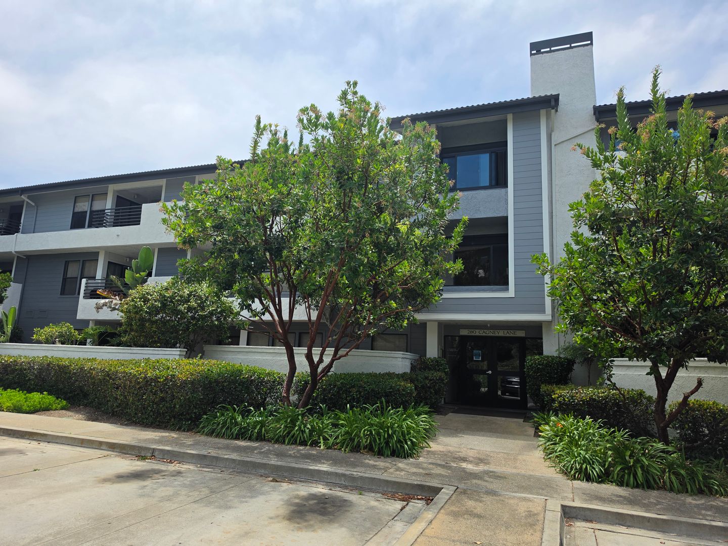 NEWPORT BEACH House: 280 CAGNEY LANE #216