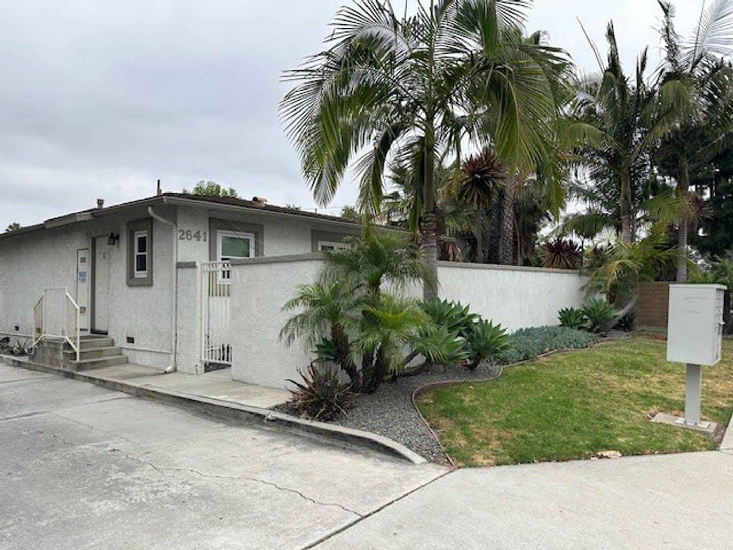 Costa Mesa Apartment: 2641 Santa Ana Ave