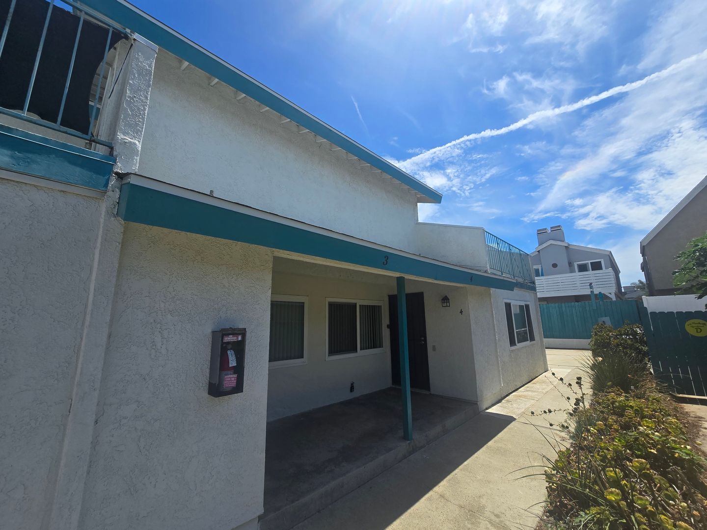 Huntington Beach Apartment: 222 Nashville Avenue