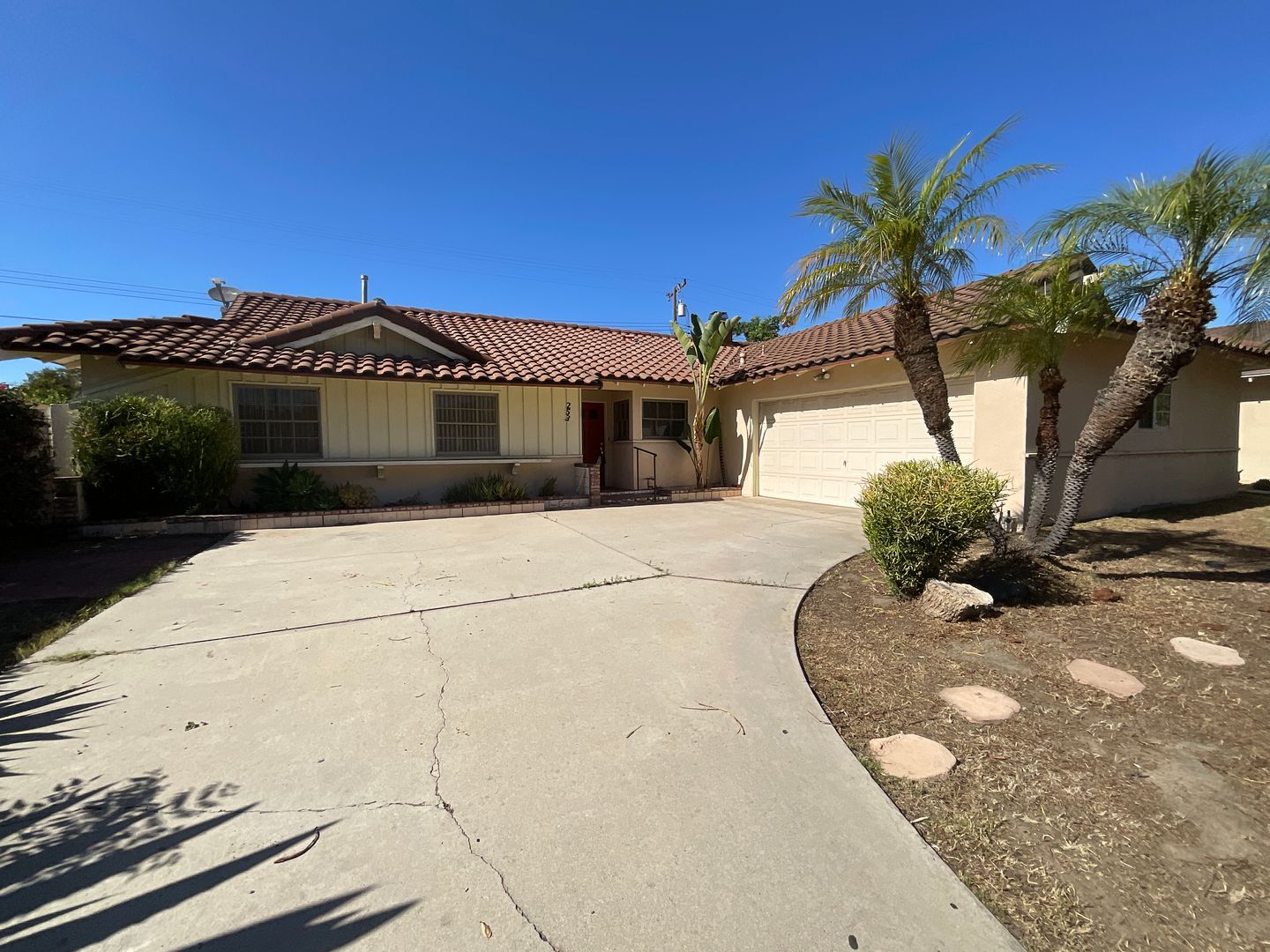 ANAHEIM House: 2539 E SEVILLE AVENUE