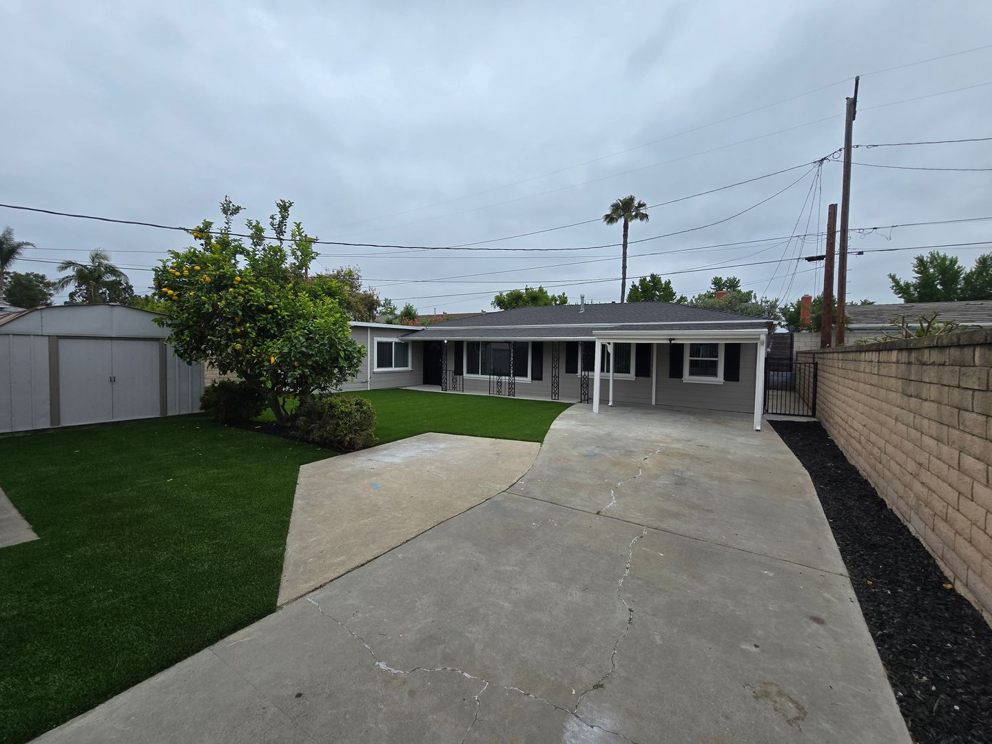 ORANGE Apartment: 239 - 241 S BATAVIA STREET