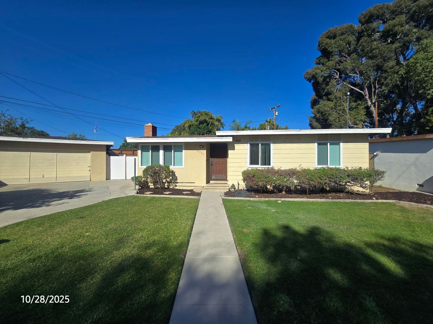 LONG BEACH House: 2361 FAUST AVENUE