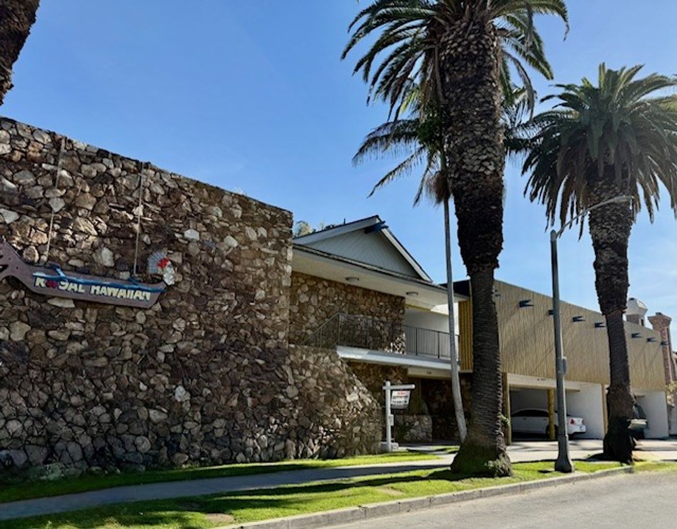 Huntington Beach Apartment: 220 12th Street