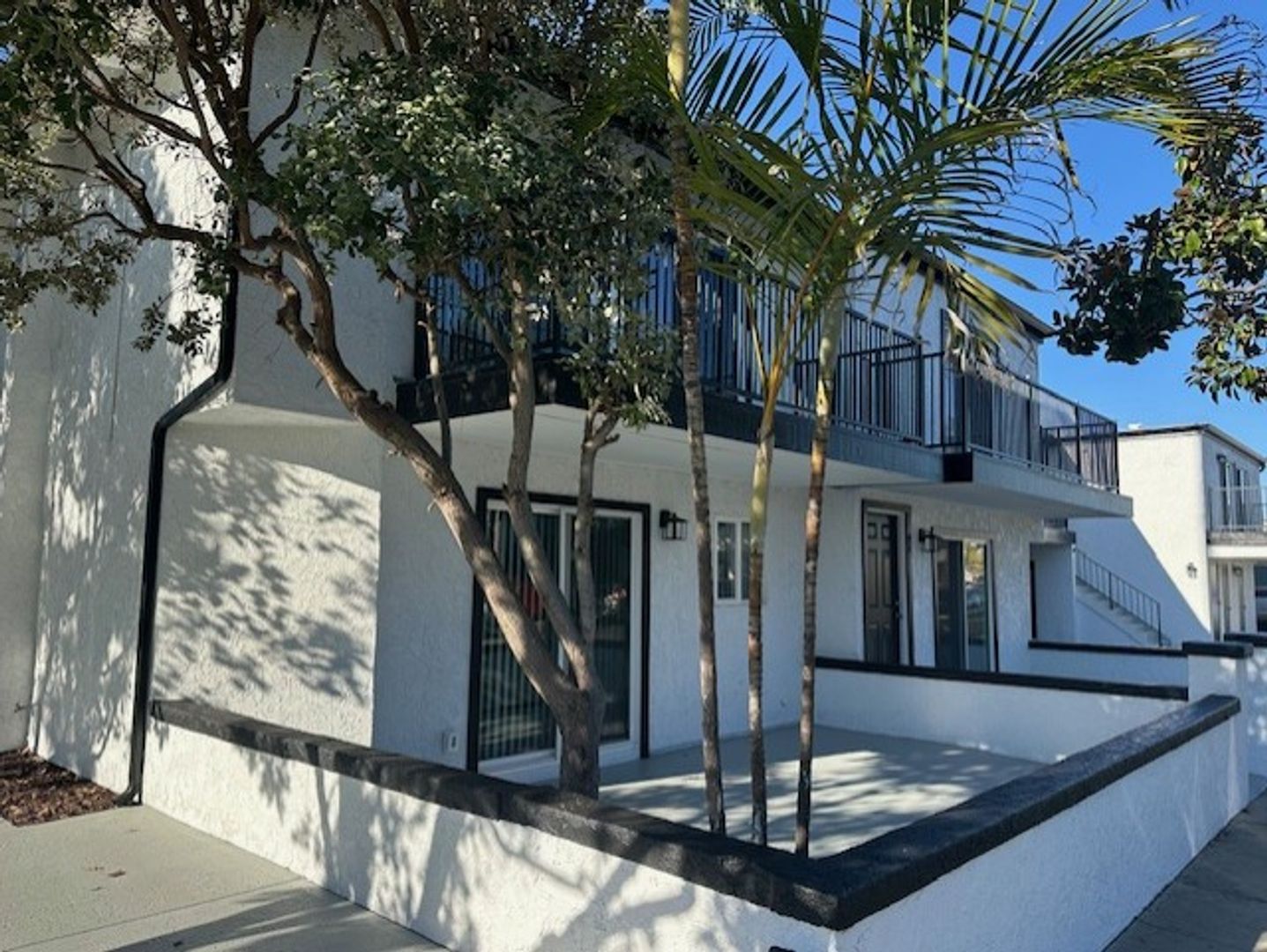 Huntington Beach Apartment: 225 7th Street